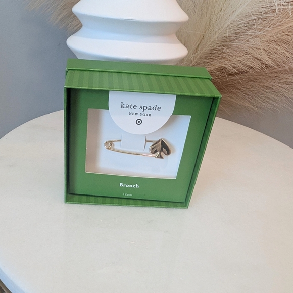 Exclusive Gold Kate Spade X Target Spade Brooch - Picture 4 of 4